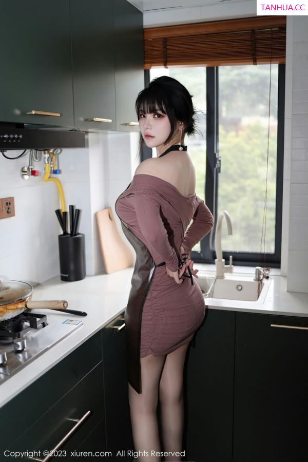   [XiuRen]高清写真图 2023.01.28 No.6178 桃桃子_ 厨娘美腿第11张图片